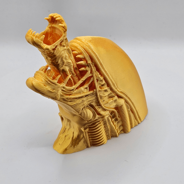 Alien Xenomorph Desktop Pen Holder