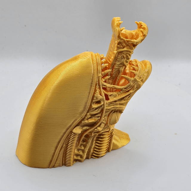 Alien Xenomorph Desktop Pen Holder